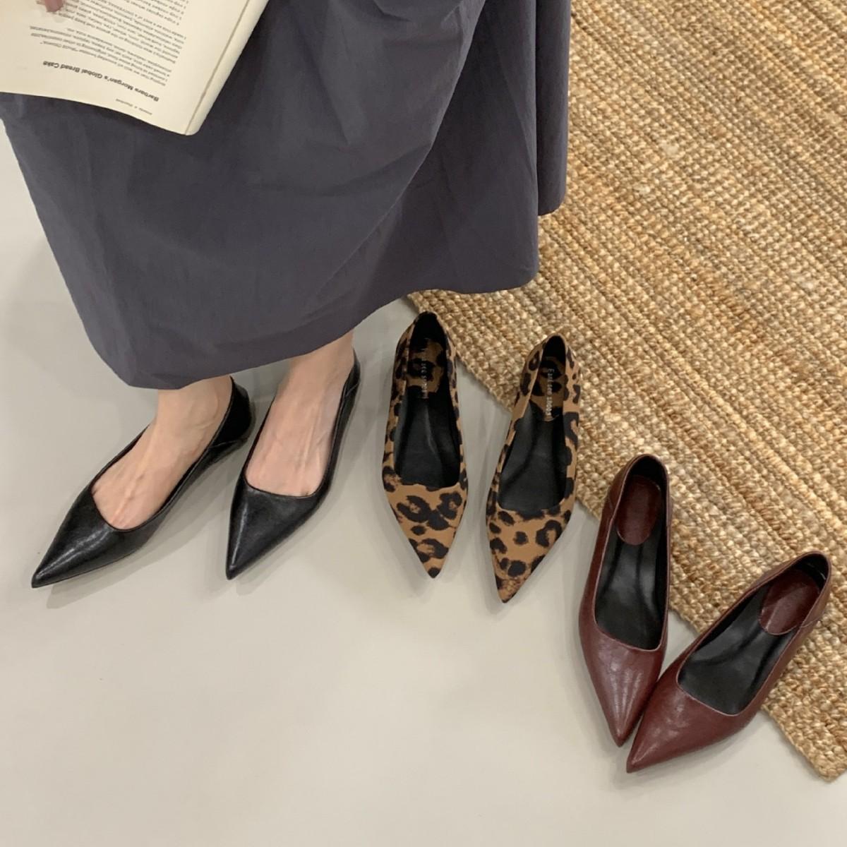 2025 new pointed leopard print inner slope heel shallow mouth versatile OL foot set commuter women s shoes 39 бордовий
2025 new pointed leopard print inner slope heel shallow mouth versatile OL foot set commuter women s shoes 39 бордовий