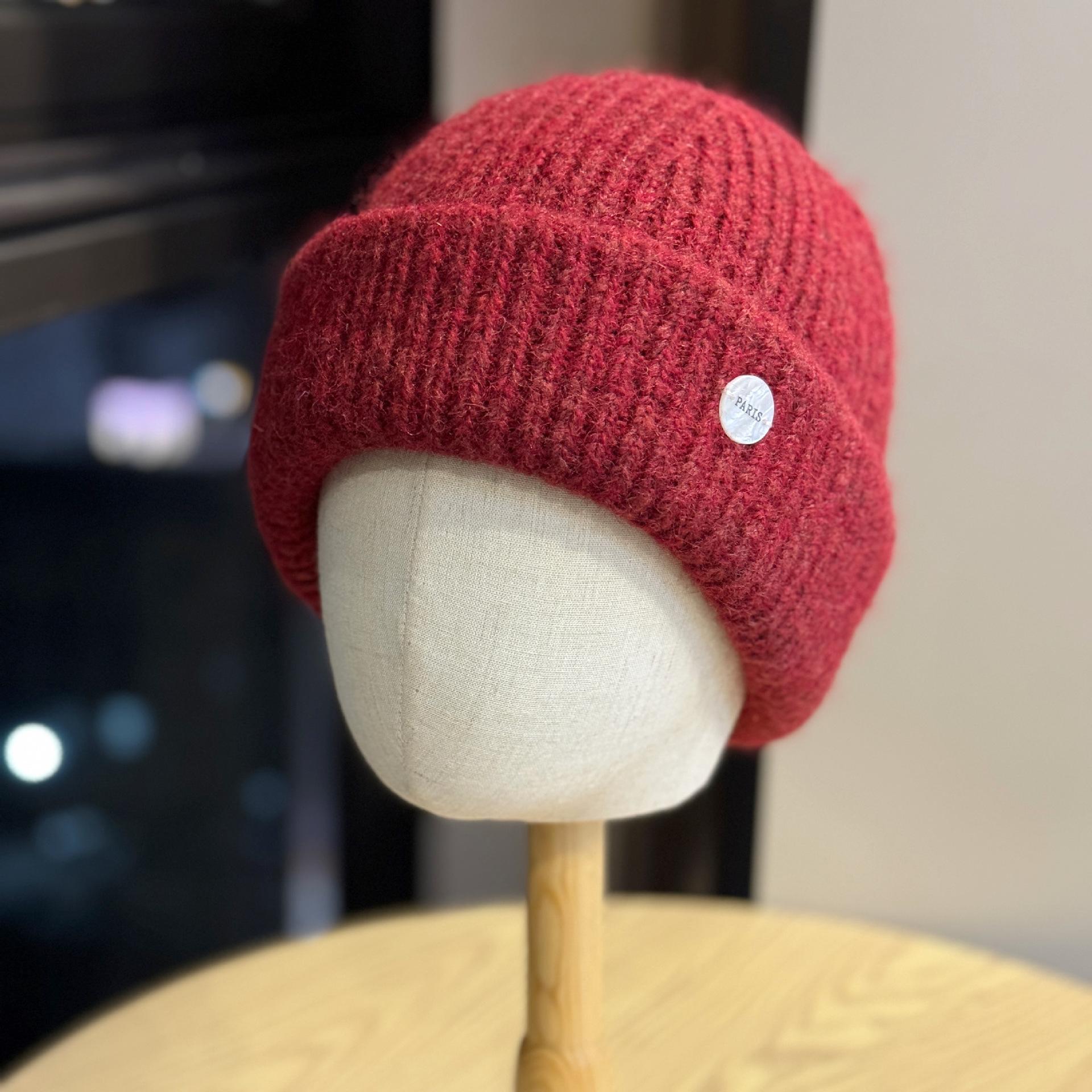 Korean-style trendy letter-print woolen hat for men and women, warm and versatile for winter, solid color knitted hat that makes the face look Adult54-60Average Size вина червоного кольору
Korean-style trendy letter-print woolen hat for men and women, warm and versatile for winter, solid color knitted hat that makes the face look Adult54-60Average Size вина червоного кольору