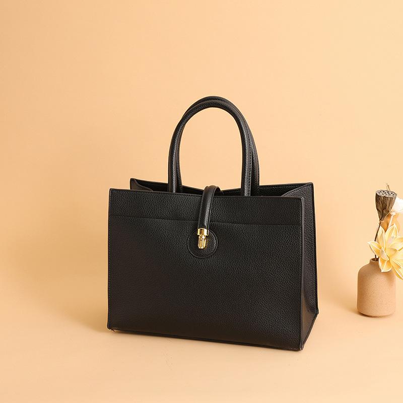 Tote bag spring and summer new women s handbag texture large capacity shoulder bag simple work bag women 34*25*16cm чёрный
Tote bag spring and summer new women s handbag texture large capacity shoulder bag simple work bag women 34*25*16cm чёрный