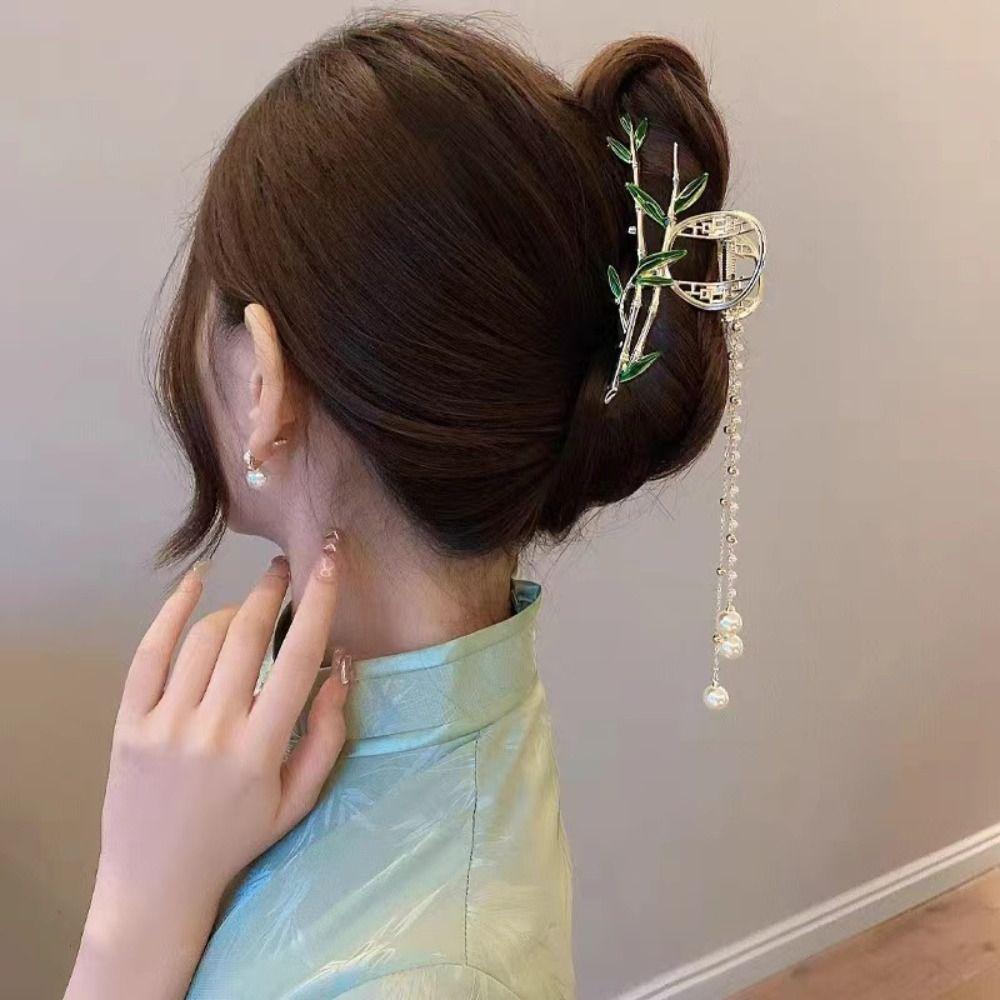 Pearl Tassel Ponytail Holder Sweet Shark Clip Anicent Women Hair Claw Chinese Style Hair Crab Clip
Pearl Tassel Ponytail Holder Sweet Shark Clip Anicent Women Hair Claw Chinese Style Hair Crab Clip