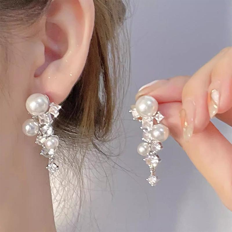 Серьги-иглочки в виде цветка феи из серебра 925 пробы - элегантный роскошный комплект из 4 предметов для женщин
Серьги-иглочки в виде цветка феи из серебра 925 пробы - элегантный роскошный комплект из 4 предметов для женщин