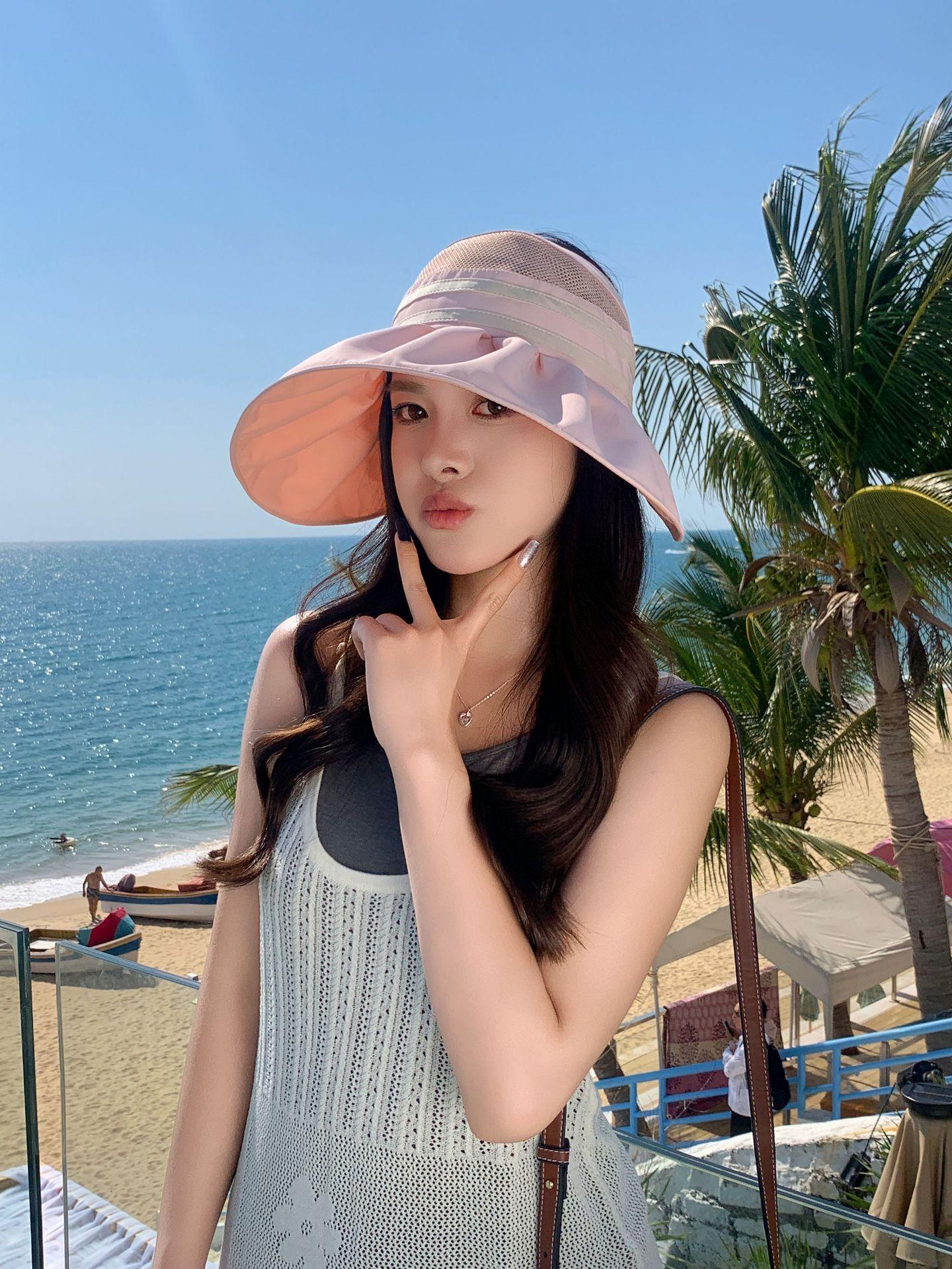 Outdoor striped big eaves fisherman hat children empty top sunshade sunscreen hat summer travel versatile show face small foldable M(56-58cm) рожевий
Outdoor striped big eaves fisherman hat children empty top sunshade sunscreen hat summer travel versatile show face small foldable M(56-58cm) рожевий