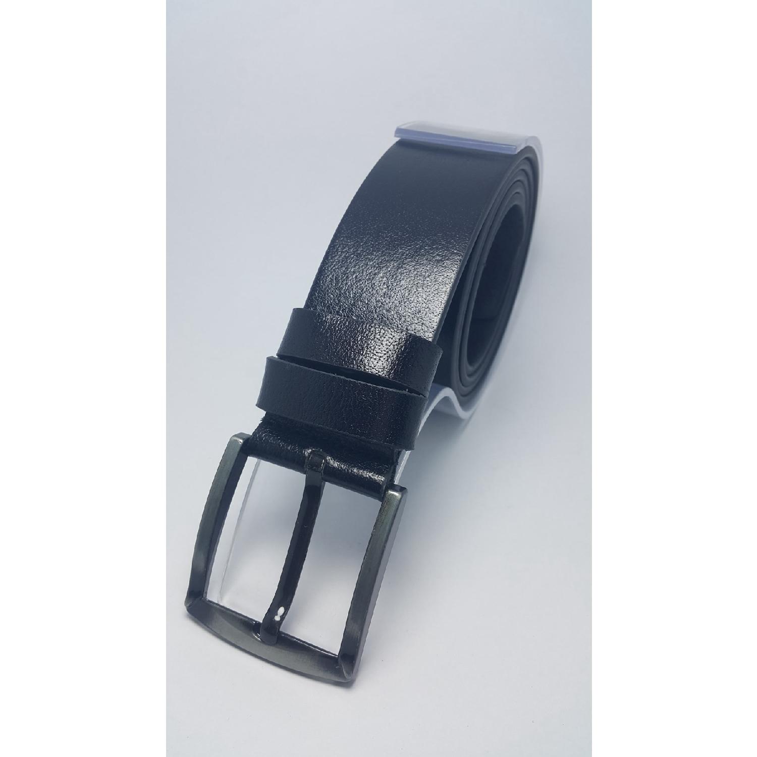 Мужской черный пояс 110 CM
Мужской черный пояс 110 CM