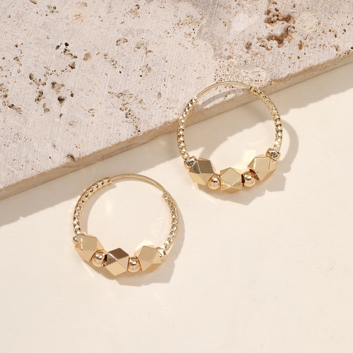 Silver Polygonal Geometric Earrings for Women - Retro Faceted Ear Hoops with a Simple, Niche Design
Silver Polygonal Geometric Earrings for Women - Retro Faceted Ear Hoops with a Simple, Niche Design