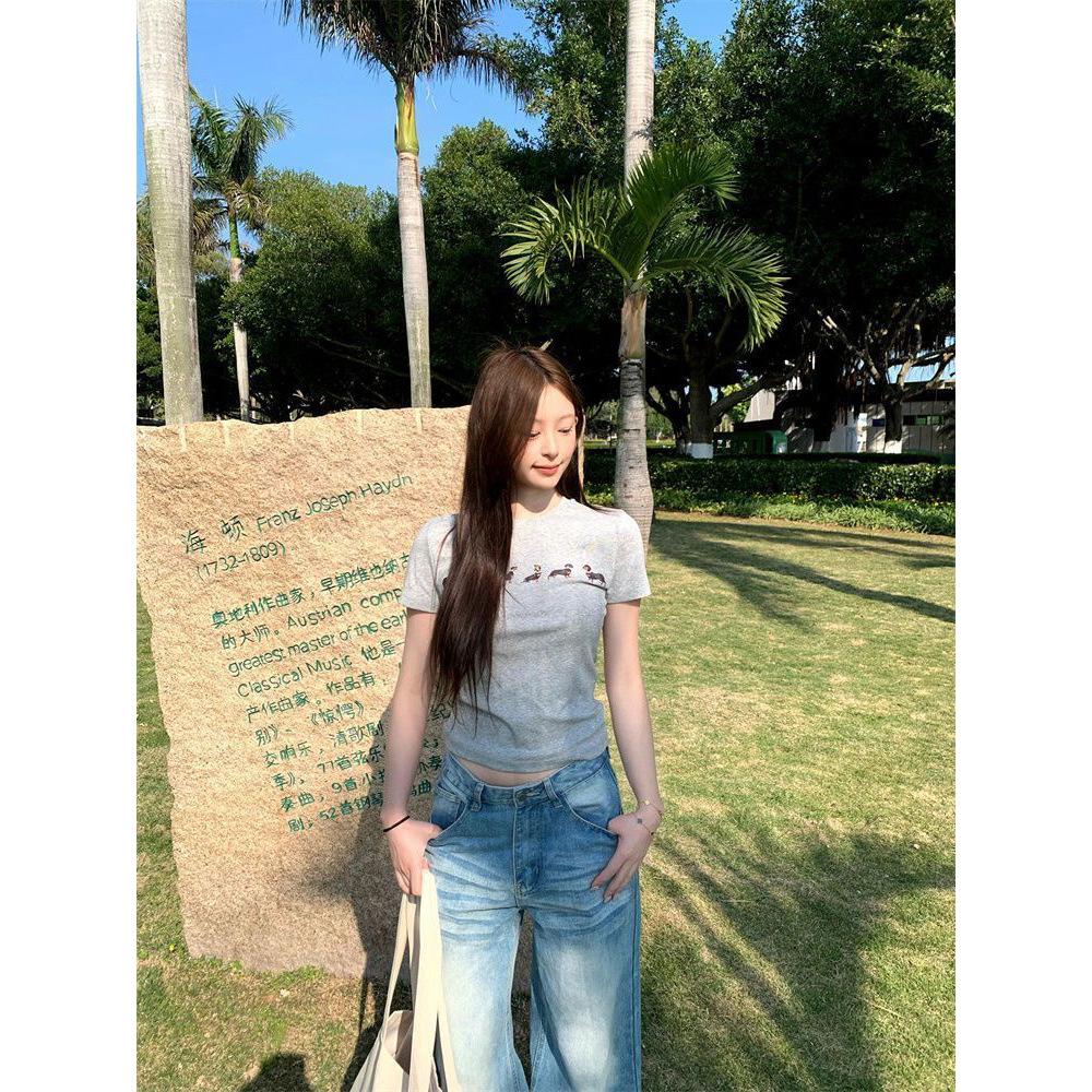 Korean necklace dog print slim-fit short sleeves, spring and summer new popular slim-fit gray top 2XL
Korean necklace dog print slim-fit short sleeves, spring and summer new popular slim-fit gray top 2XL