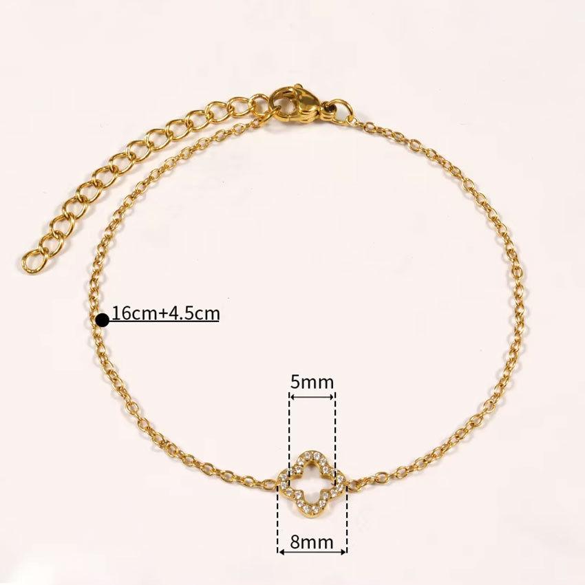 Personalized Clavicle Chain Creative Jewelry Diamond Clover Necklace 18K
Personalized Clavicle Chain Creative Jewelry Diamond Clover Necklace 18K