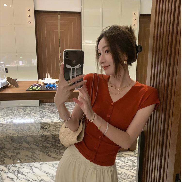 Chic V-Neck Fly Sleeve Knit Top - Korean Style Slim-Fit for Women One size (up to 125 jin)
Chic V-Neck Fly Sleeve Knit Top - Korean Style Slim-Fit for Women One size (up to 125 jin)