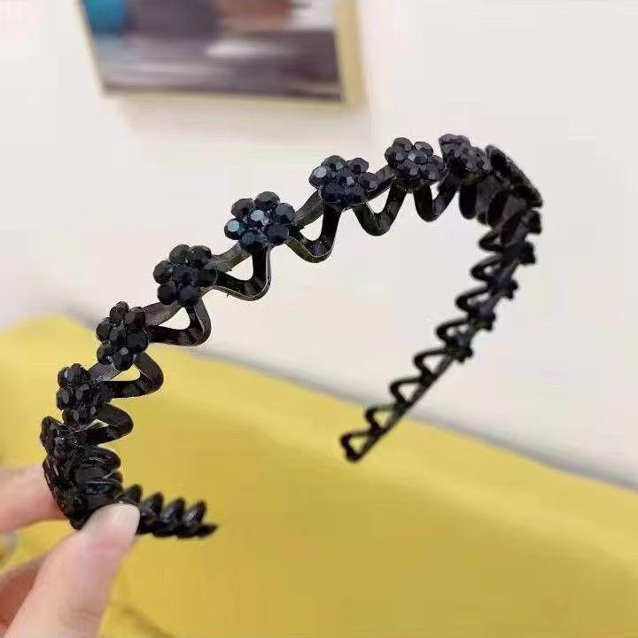 Женская нескользящая модная повязка на голову с зубцами и ромбовидной отделкой чёрный
Женская нескользящая модная повязка на голову с зубцами и ромбовидной отделкой чёрный