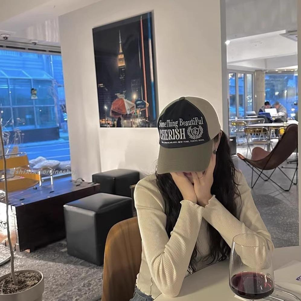 Casual Splicing Color blocking Letter Embroidery Wide Brimmed Face Small Baseball Cap Baseball Cap Sun Hat M(56-58cm)
Casual Splicing Color blocking Letter Embroidery Wide Brimmed Face Small Baseball Cap Baseball Cap Sun Hat M(56-58cm)