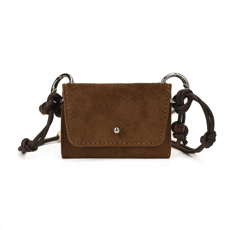 Fashion Vintage Matte Exquisite Leather Bag Pendant Necklaces for Women Long Rope Sweater Chain Trend Jewelry
Fashion Vintage Matte Exquisite Leather Bag Pendant Necklaces for Women Long Rope Sweater Chain Trend Jewelry