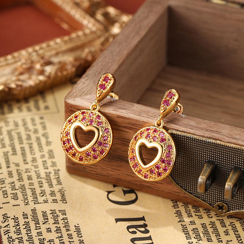 Women s Round Heart Shaped Water Drop Design Vintage Earrings Light Luxury And Simple Elegance Fashion Trendy Earrings
Women s Round Heart Shaped Water Drop Design Vintage Earrings Light Luxury And Simple Elegance Fashion Trendy Earrings