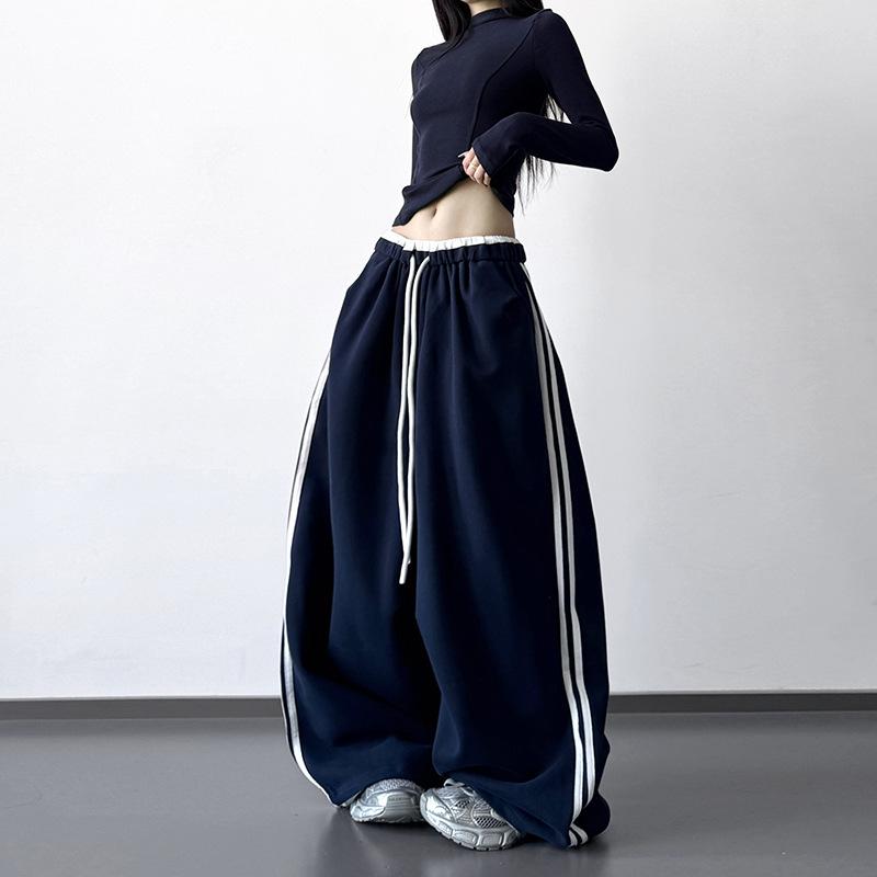 2025 Women s Black Street Style Wide-Leg Lace Pants with New Color Block Design for Autumn Navy Extended
2025 Women s Black Street Style Wide-Leg Lace Pants with New Color Block Design for Autumn Navy Extended