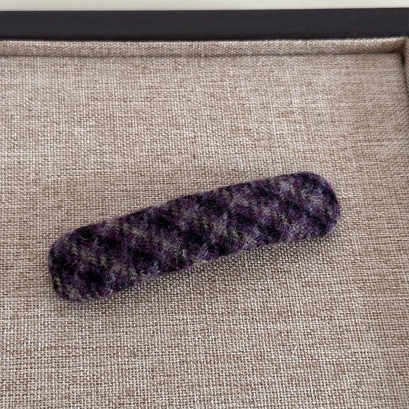 Korean Retro Plaid Duckbill Hair Clip - Fall/Winter Versatile Accessory
Korean Retro Plaid Duckbill Hair Clip - Fall/Winter Versatile Accessory