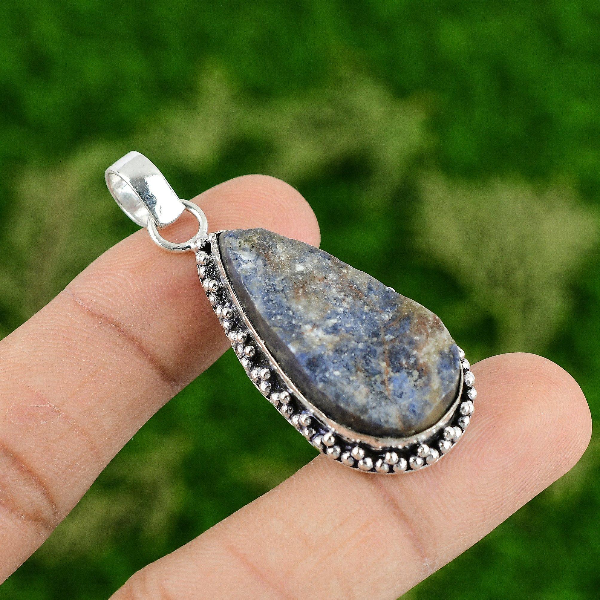 Кулон из необработанного содалита, кулон из натурального драгоценного камня, антикварное ювелирное изделие, кулон из стерлингового серебра 925 пробы, кулон ручной работы, подарки для него
Кулон из необработанного содалита, кулон из натурального драгоценного камня, антикварное ювелирное изделие, кулон из стерлингового серебра 925 пробы, кулон ручной работы, подарки для него