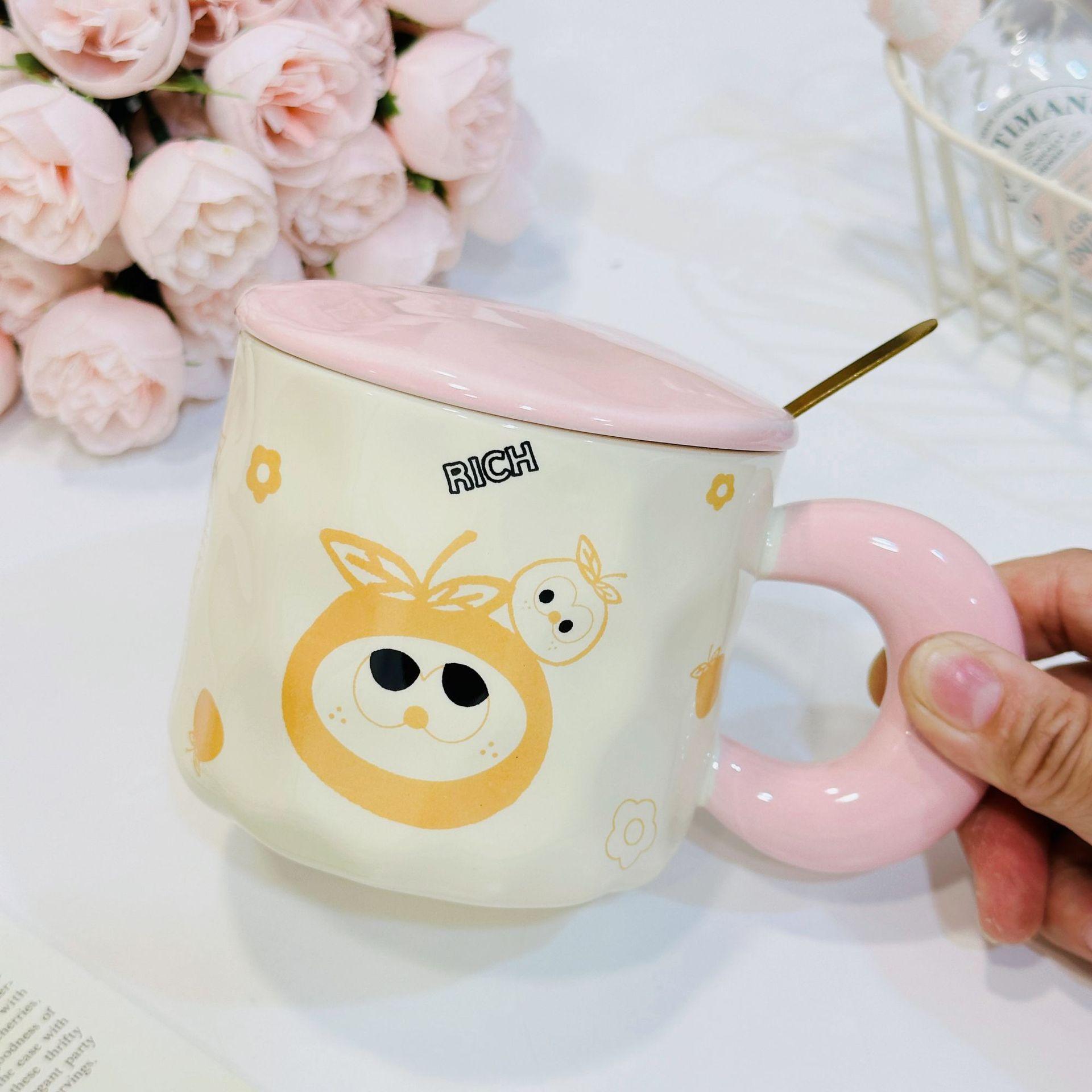 Милая керамическая чашка с фруктовым поясом и привлекательным внешним видом с крышкой-ложкой для домашнего использования, набор для девочек, кружка для воды, офисная кружка 400ML
Милая керамическая чашка с фруктовым поясом и привлекательным внешним видом с крышкой-ложкой для домашнего использования, набор для девочек, кружка для воды, офисная кружка 400ML