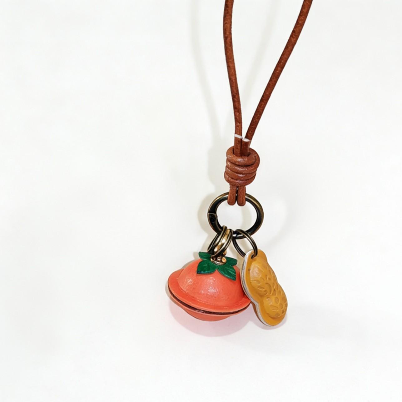 Good Luck Persimmon Peanut Keyring Charm - Handmade Car Pendant for Prosperity and Joy помаранчевий/червоний
Good Luck Persimmon Peanut Keyring Charm - Handmade Car Pendant for Prosperity and Joy помаранчевий/червоний