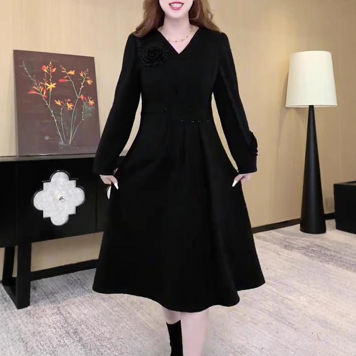 Luxurious Velvet Embroidered Dress for Middle-Aged Women - Autumn/Winter Collection L for 100-120 jin чорний
Luxurious Velvet Embroidered Dress for Middle-Aged Women - Autumn/Winter Collection L for 100-120 jin чорний