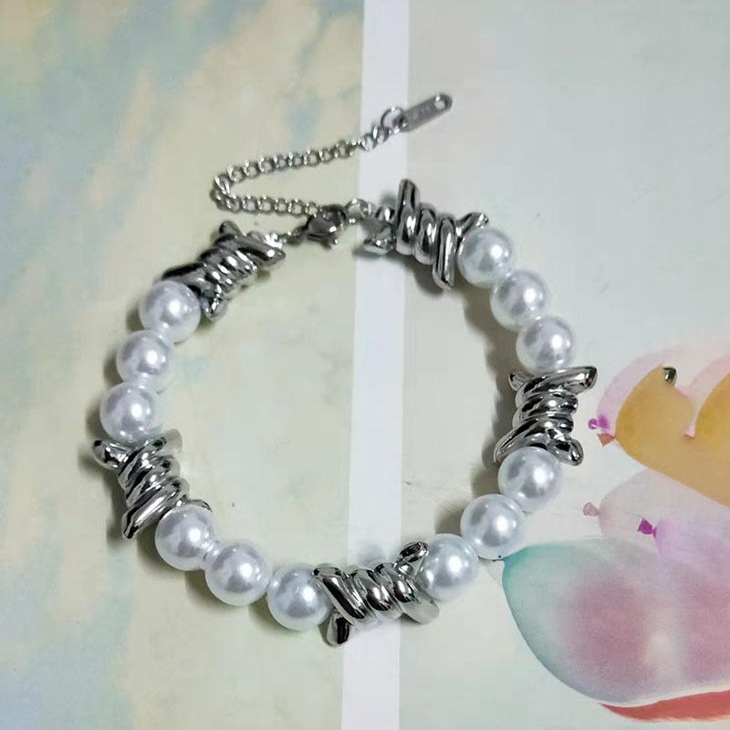Pearl-like Thorn Mosaic Necklace - Thick Style Choker - Hip-hop, Luxury, Niche Accessory - Unique and Cool Jewelry Piece Hand bracelet
Pearl-like Thorn Mosaic Necklace - Thick Style Choker - Hip-hop, Luxury, Niche Accessory - Unique and Cool Jewelry Piece Hand bracelet