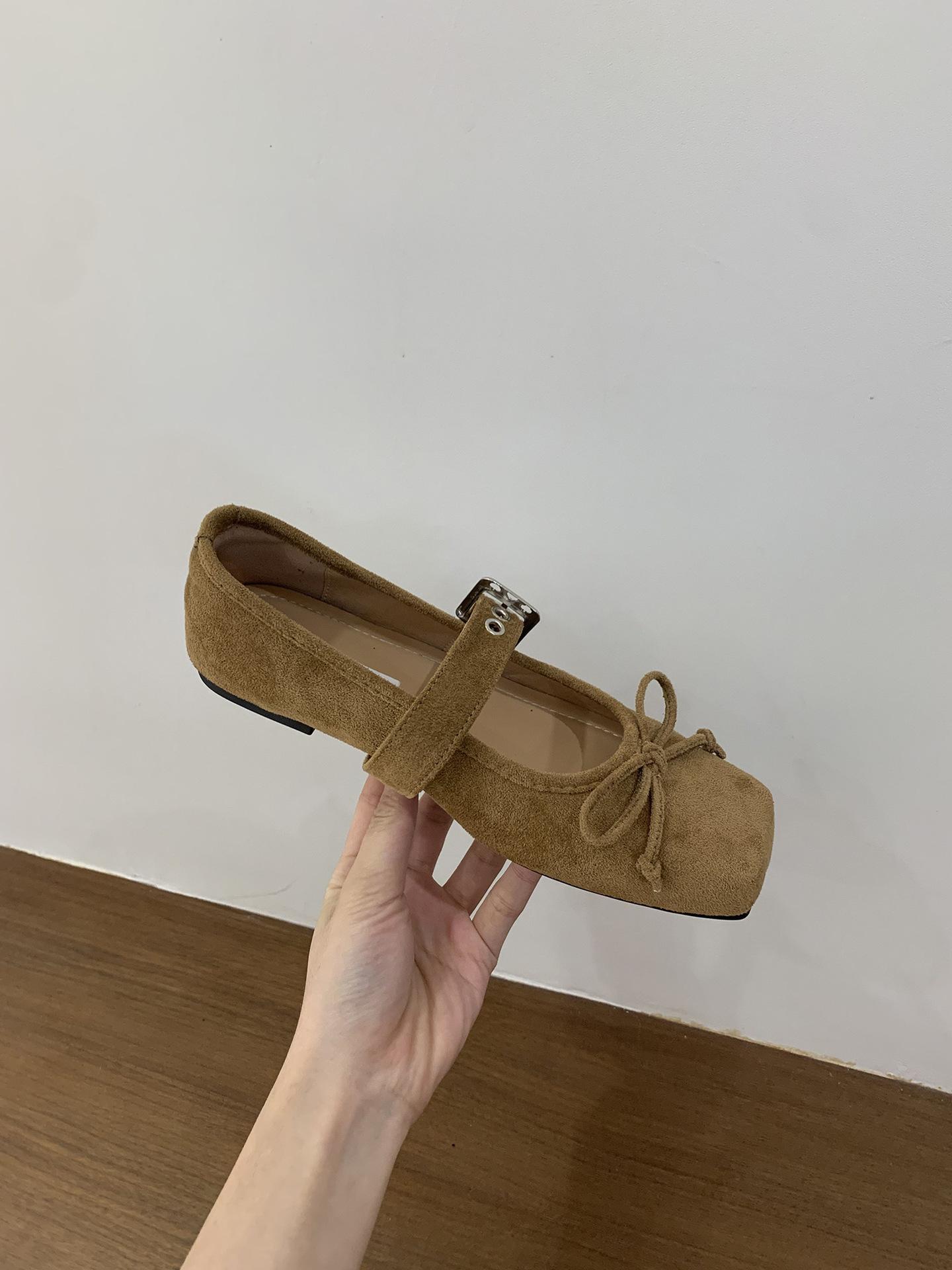 Retro leopard print ballet style shallow mouth single shoes women s flat 2025 new autumn French fairy skirt Mary Jane shoes 39
Retro leopard print ballet style shallow mouth single shoes women s flat 2025 new autumn French fairy skirt Mary Jane shoes 39