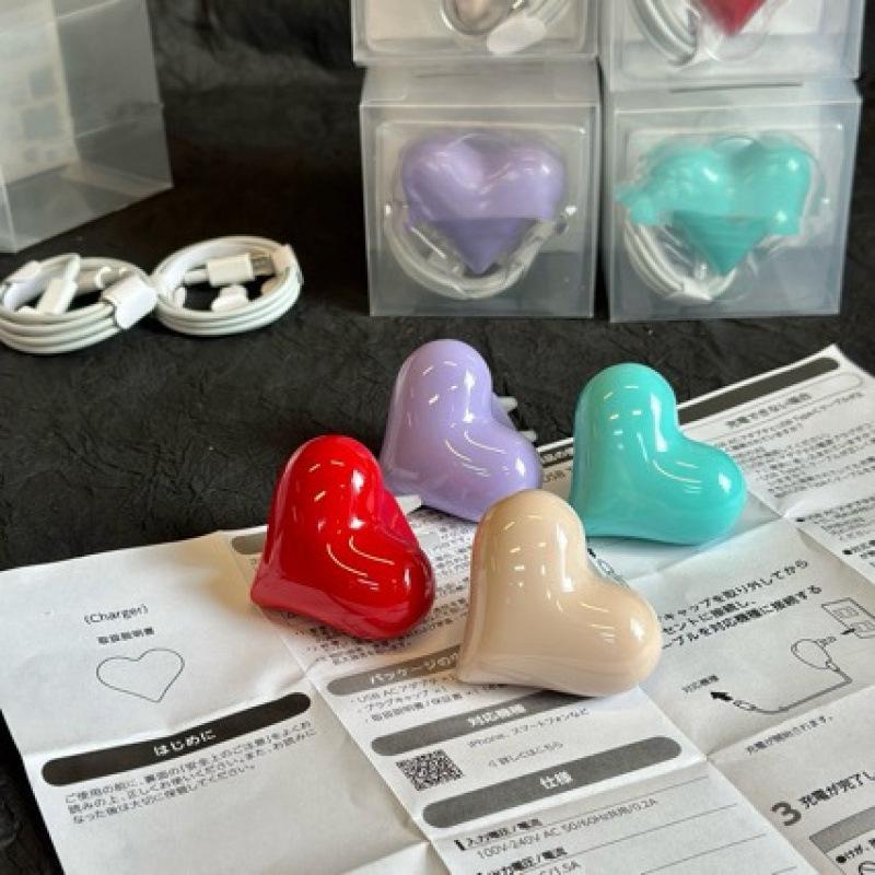 Trendy Japan Love Heart Fast Charging Data Cable - Four Colors, Portable for Home Apple
Trendy Japan Love Heart Fast Charging Data Cable - Four Colors, Portable for Home Apple