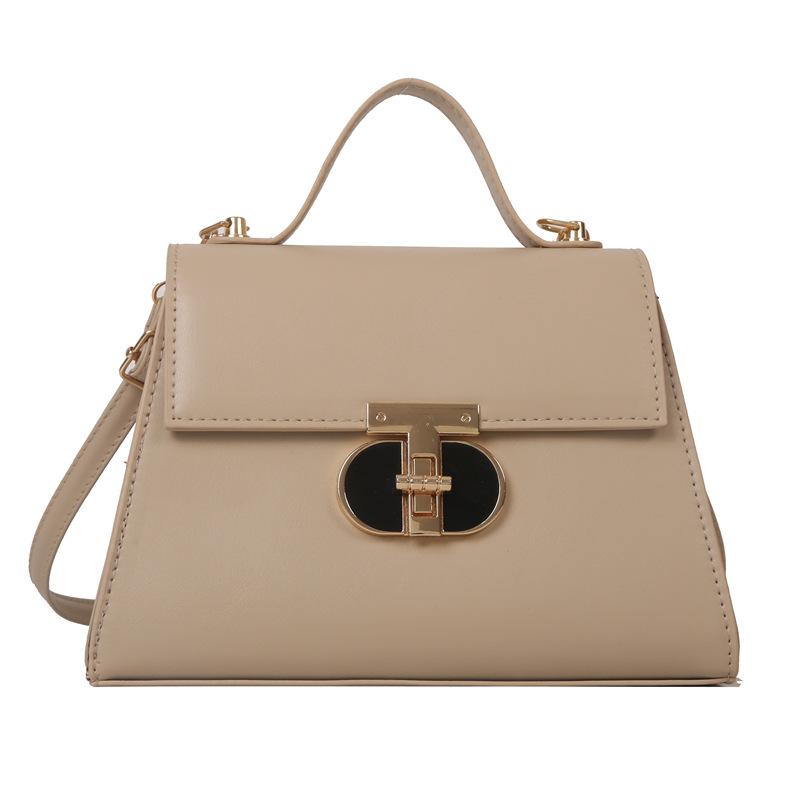 Сумка женская 2024 новая модная ретро портативная маленькая квадратная сумка однотонная на пуговицах текстура женская сумка-мессенджер хаки
Сумка женская 2024 новая модная ретро портативная маленькая квадратная сумка однотонная на пуговицах текстура женская сумка-мессенджер хаки