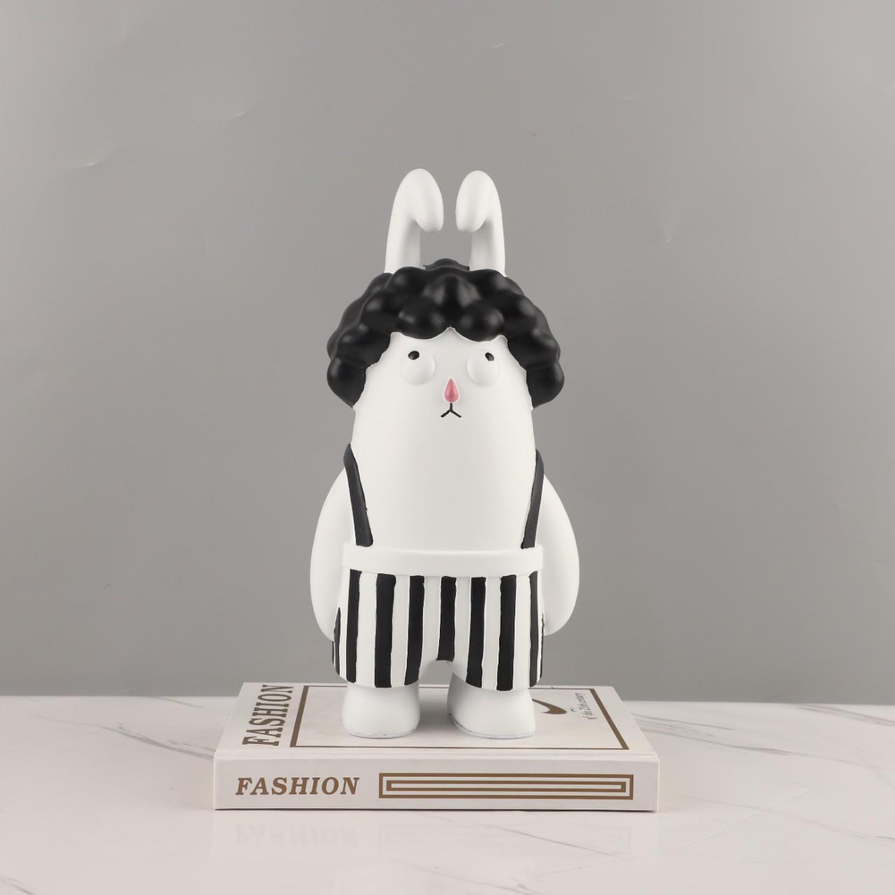 Minimalist Cute Rabbit Resin Figurine for Living Room, Bedroom, and Children s Room Decor
Minimalist Cute Rabbit Resin Figurine for Living Room, Bedroom, and Children s Room Decor
