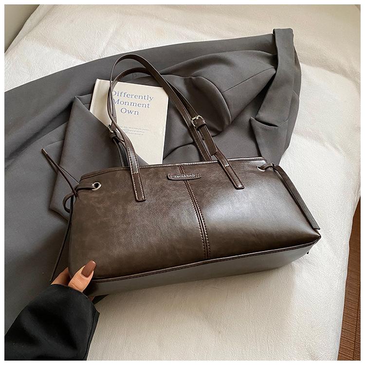 Ретро стиль для поездок на работу, нишевая мода и стильная повседневная сумка через плечо without pendant кофейный
Ретро стиль для поездок на работу, нишевая мода и стильная повседневная сумка через плечо without pendant кофейный