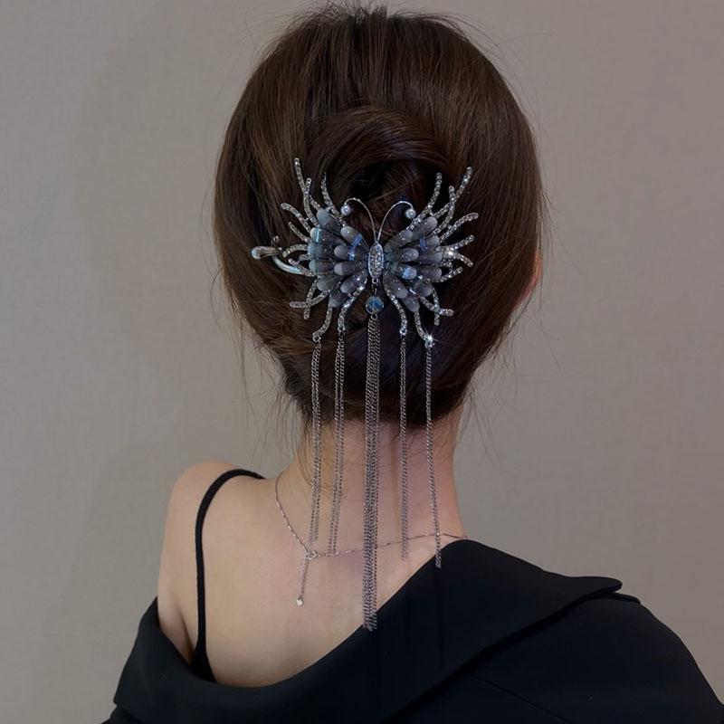 Luxury Vintage Rhinestone Butterfly Metal Chain Tassel Hair Clips Dark Style Ponytail Hairpins Twist Clip Women Hair Accessories
Luxury Vintage Rhinestone Butterfly Metal Chain Tassel Hair Clips Dark Style Ponytail Hairpins Twist Clip Women Hair Accessories