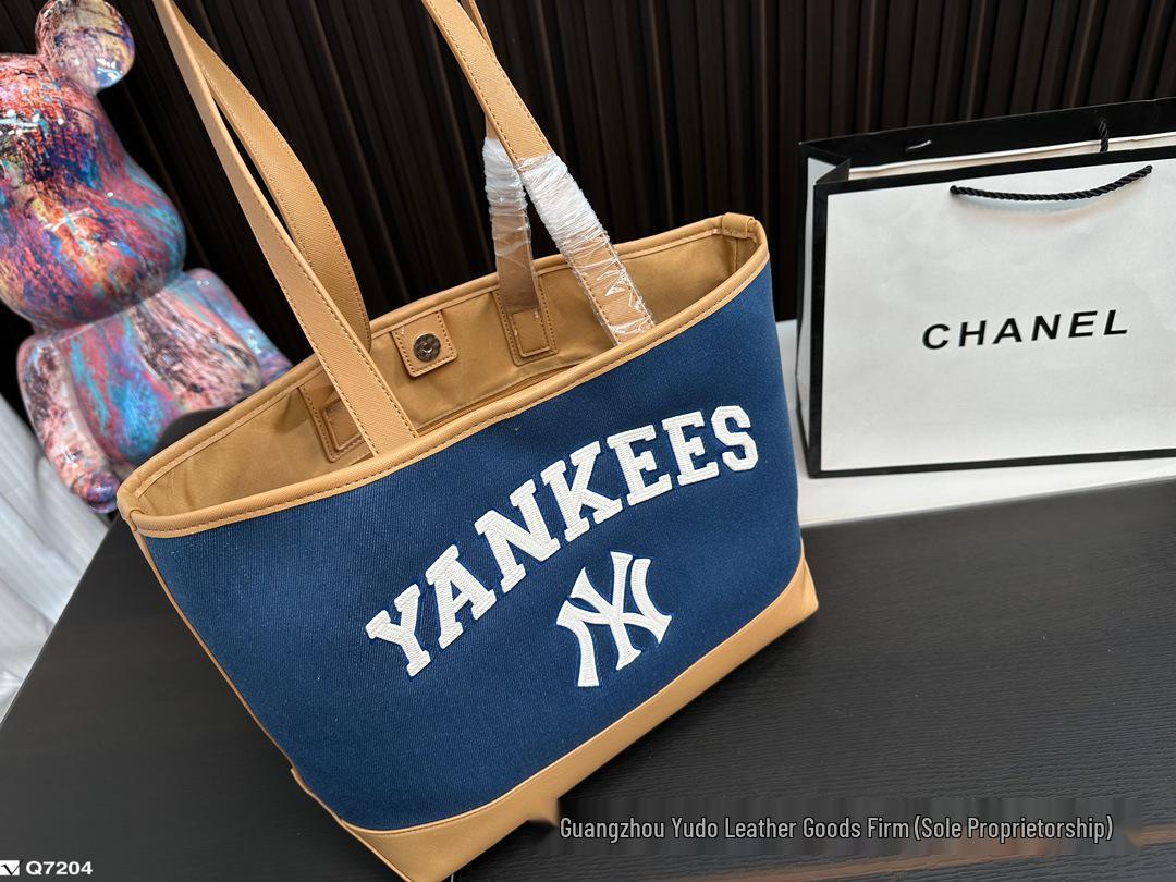 Женская модная сумка-тоут большой вместимости MLB Yankees 2025 - Универсальная корейская сумка через плечо джинсовый синий
Женская модная сумка-тоут большой вместимости MLB Yankees 2025 - Универсальная корейская сумка через плечо джинсовый синий