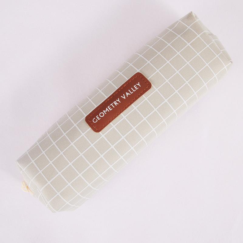 Восьмиугольный холщовый пенал в клетку в корейском стиле
Восьмиугольный холщовый пенал в клетку в корейском стиле