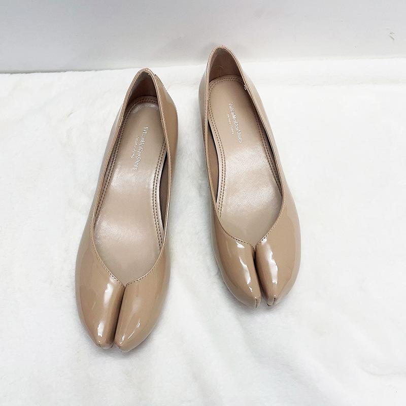 Spring and summer new leather fashion Mary Jane shoes elegant shallow mouth flat bottom one pedal inner height increase single shoes 40
Spring and summer new leather fashion Mary Jane shoes elegant shallow mouth flat bottom one pedal inner height increase single shoes 40