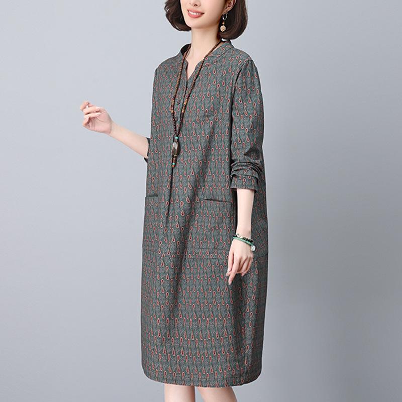2025 New Style V-Neck Printed Dress for Women - Age-Reducing, Belly-Covering, Loose Casual Wear for Middle-Aged Moms in Spring & Autumn XXXL вина червоного кольору
2025 New Style V-Neck Printed Dress for Women - Age-Reducing, Belly-Covering, Loose Casual Wear for Middle-Aged Moms in Spring & Autumn XXXL вина червоного кольору