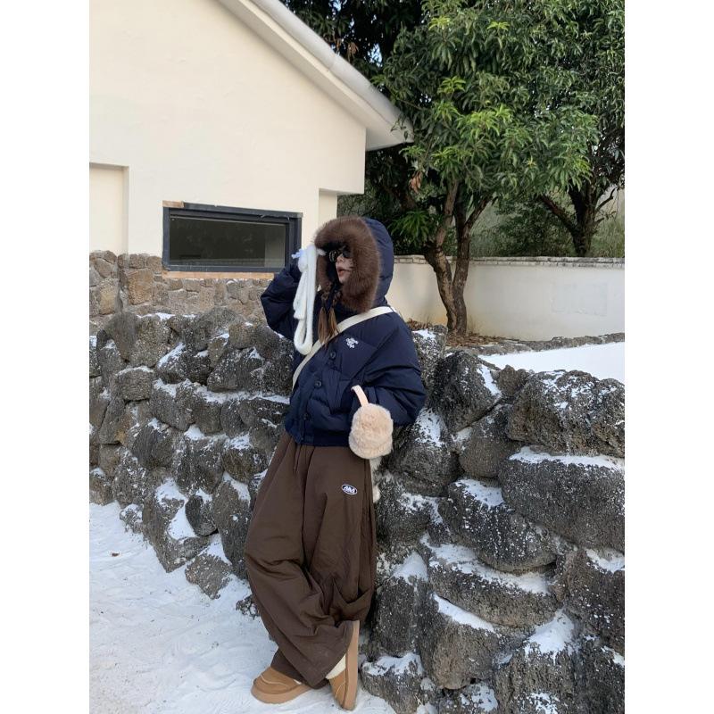 темно-синее короткое пальто с меховым воротником и хлопковой подкладкой для женщин, новая зимняя куртка с капюшоном и хлопковой подкладкой для женщин XL тёмно-синий
темно-синее короткое пальто с меховым воротником и хлопковой подкладкой для женщин, новая зимняя куртка с капюшоном и хлопковой подкладкой для женщин XL тёмно-синий