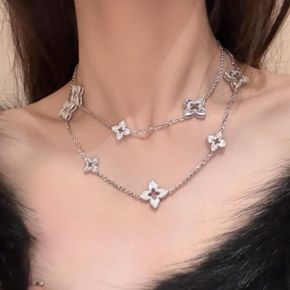 Four-leaf Clover Necklace Rhombus Flower Sweater Chain Accessible Luxuryclassy Flower Accessories
Four-leaf Clover Necklace Rhombus Flower Sweater Chain Accessible Luxuryclassy Flower Accessories