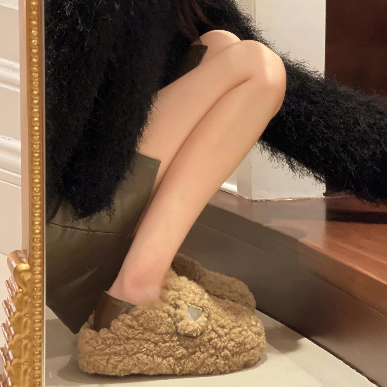 Lamb wool shoes women s autumn and winter wear 2025 new retro Velcro single shoes women s flat-bottomed velvet bean shoes 35 хаки
Lamb wool shoes women s autumn and winter wear 2025 new retro Velcro single shoes women s flat-bottomed velvet bean shoes 35 хаки