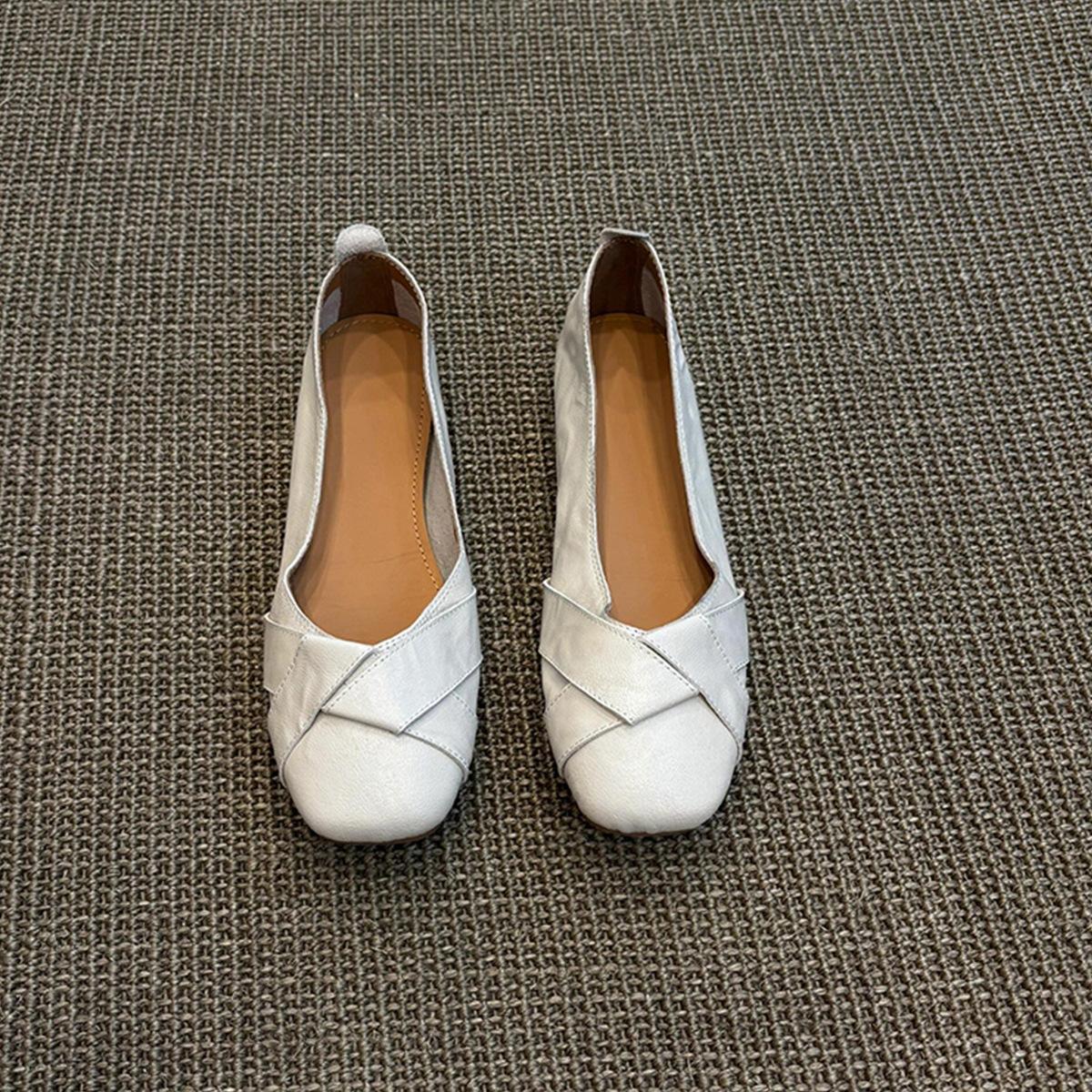 Sheepskin version~ French niche leather outer wear one-pedal flat shoes femininity versatile light mouth small single shoes 35
Sheepskin version~ French niche leather outer wear one-pedal flat shoes femininity versatile light mouth small single shoes 35