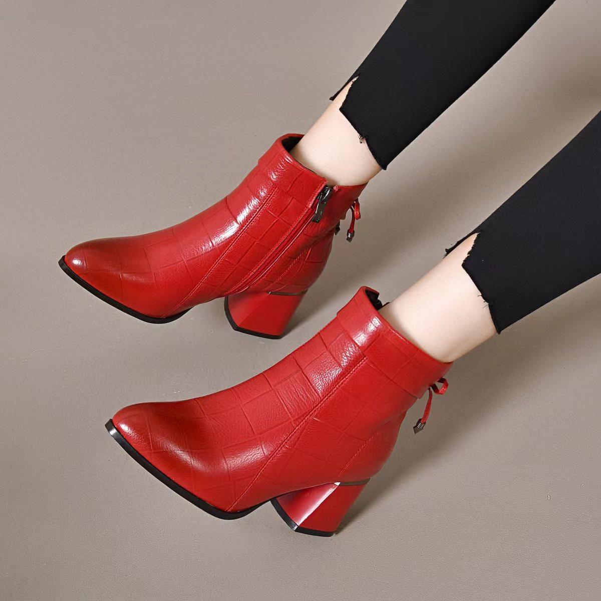 Кожаные сапоги женские 2025 осень и зима новые остроносые на высоком каблуке модные сапоги первый слой тисненая коровья кожа бант женские короткие сапоги хлопковые сапоги 38
Кожаные сапоги женские 2025 осень и зима новые остроносые на высоком каблуке модные сапоги первый слой тисненая коровья кожа бант женские короткие сапоги хлопковые сапоги 38