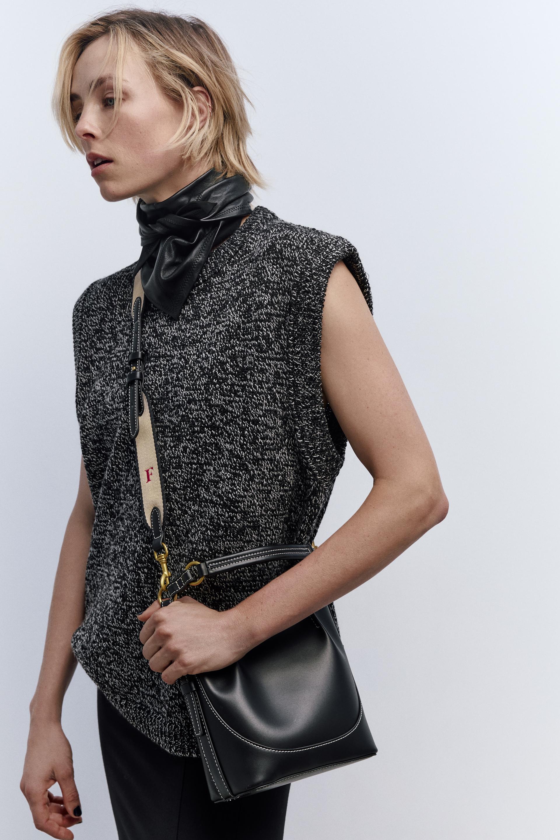 СУМКА-ВЕДРО С ОТСТРОЧКОЙ
СУМКА-ВЕДРО С ОТСТРОЧКОЙ