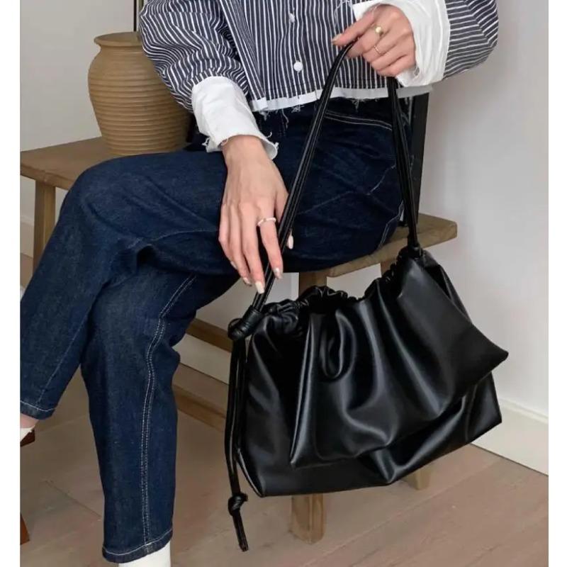 Big Black Shoulder Bags For Women Large Hobo Shopper Bag Monochromatic Soft Leather Crossbody Bag Premium Durable
Big Black Shoulder Bags For Women Large Hobo Shopper Bag Monochromatic Soft Leather Crossbody Bag Premium Durable