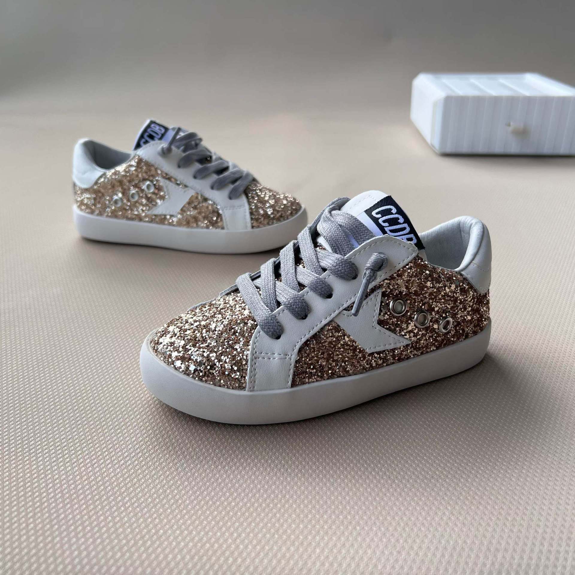 New Children s Boys Girls Golden Pink Sequin Sneakers Kid Toddler Genuine Leather Soft Soles Small Dirty Shoes 37
New Children s Boys Girls Golden Pink Sequin Sneakers Kid Toddler Genuine Leather Soft Soles Small Dirty Shoes 37