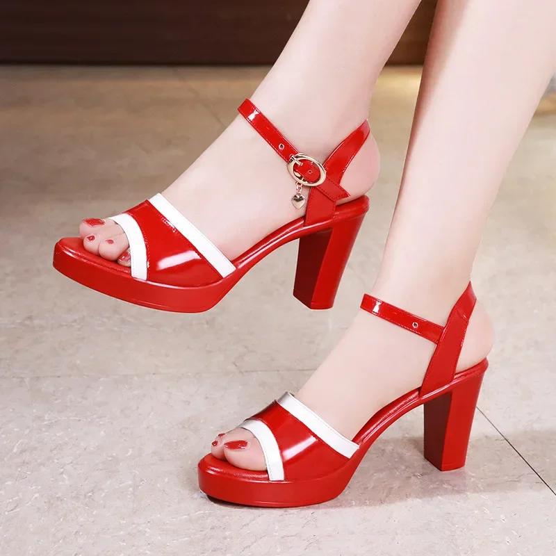 8cm Small Size 32-43 Elegant Office Ladies Mix Color Bright Leather Shoes Platform Sandals 2025 Block High Heels Sandals Dress 32
8cm Small Size 32-43 Elegant Office Ladies Mix Color Bright Leather Shoes Platform Sandals 2025 Block High Heels Sandals Dress 32