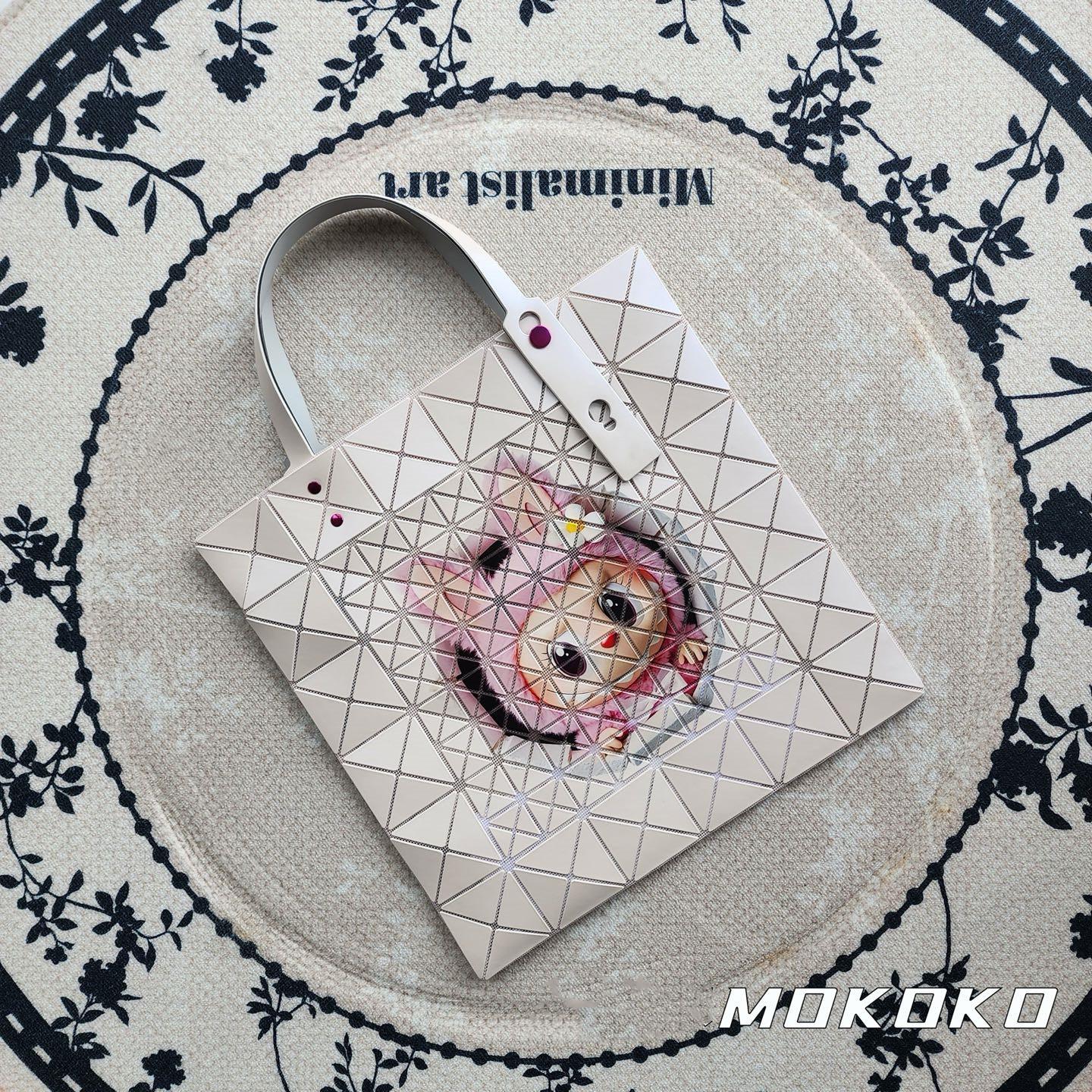 New six-grid Labubu 6-grid geometric diamond bag shoulder bag handbag tote women CLE 34*34cm
New six-grid Labubu 6-grid geometric diamond bag shoulder bag handbag tote women CLE 34*34cm