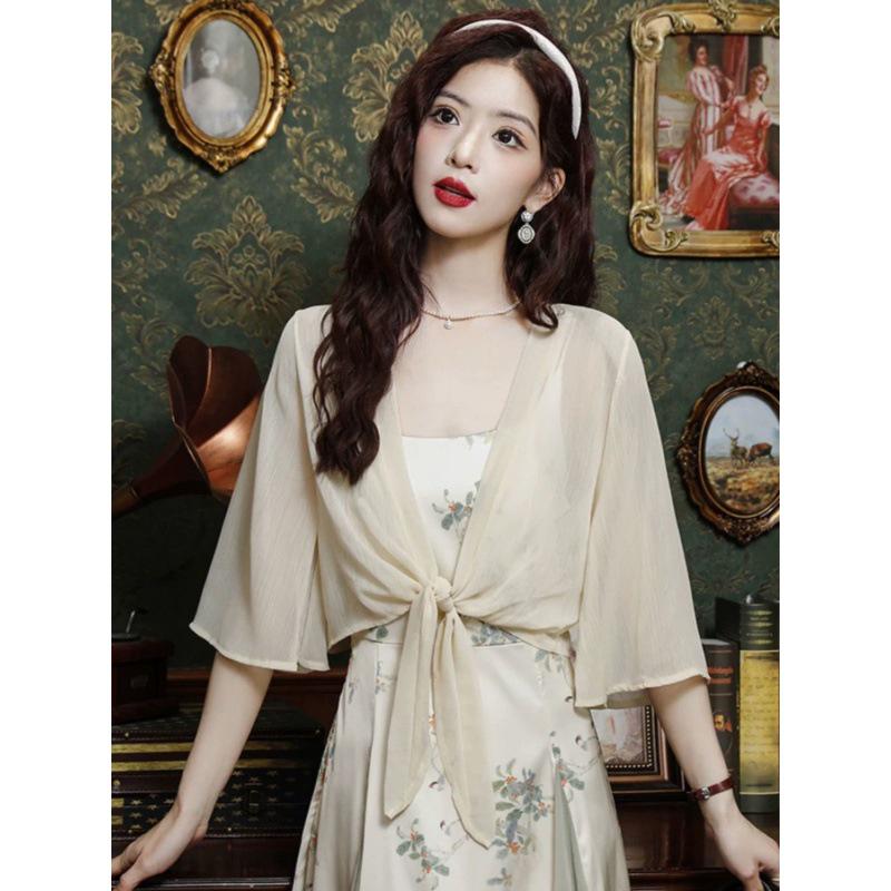 Women s Versatile Chiffon Shawl: Summer Sun Protection Mid-Sleeve Cardigan and Sleeveless Camisole Dress Set. M
Women s Versatile Chiffon Shawl: Summer Sun Protection Mid-Sleeve Cardigan and Sleeveless Camisole Dress Set. M