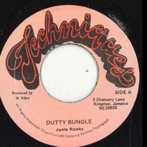 7inch Record JUNIE RANKS - Dutty Bungle / Version Techniques 1987 Jamaica Reggae, Ska & Dub
7inch Record JUNIE RANKS - Dutty Bungle / Version Techniques 1987 Jamaica Reggae, Ska & Dub