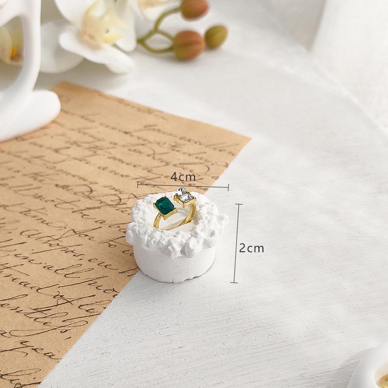 Decorative Plaster Ring Holder & Jewelry Display Stand
Decorative Plaster Ring Holder & Jewelry Display Stand