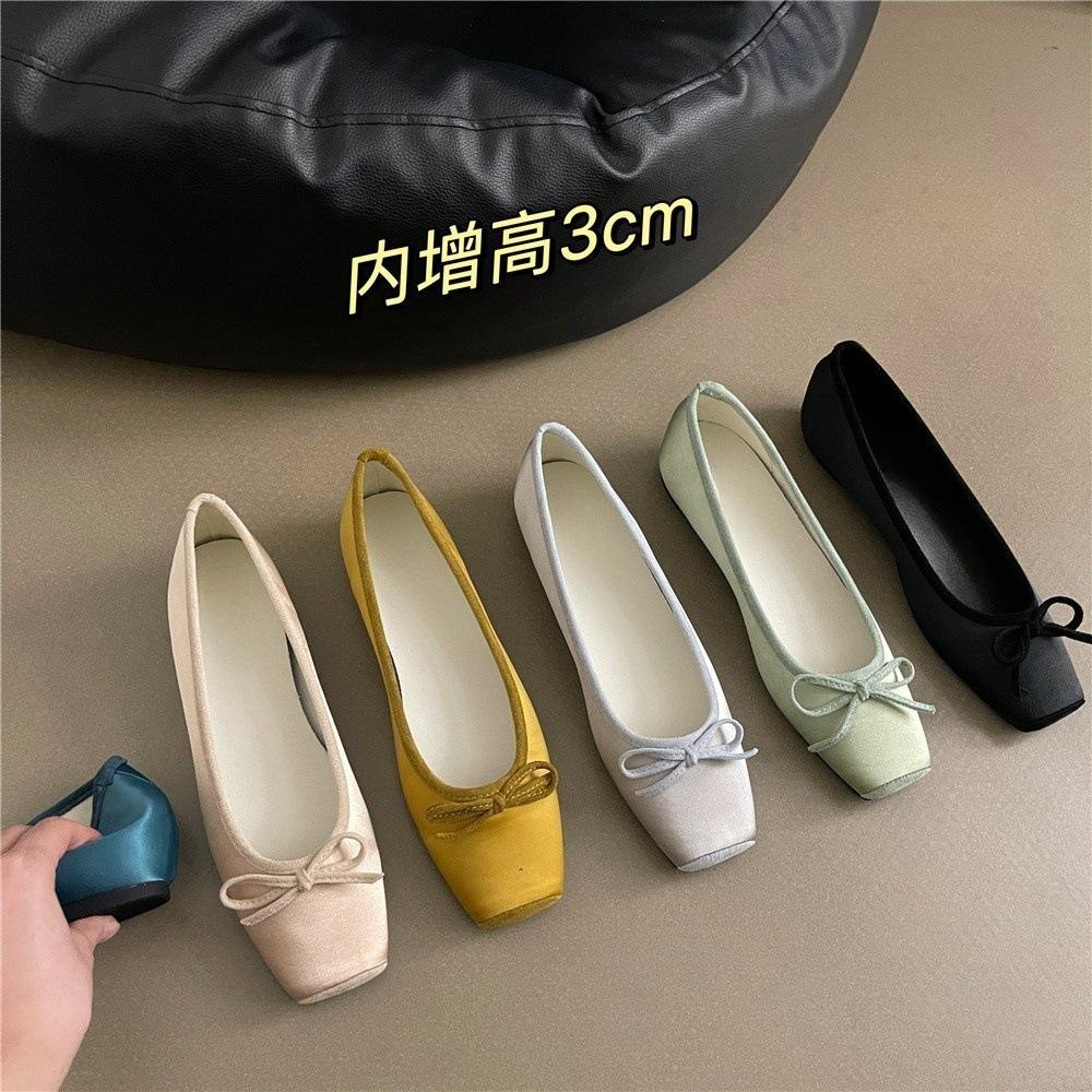 Evening wind bow satin inner heightening single shoes women s 2025 new square head niche gentle ballet shoes 40 срібний
Evening wind bow satin inner heightening single shoes women s 2025 new square head niche gentle ballet shoes 40 срібний