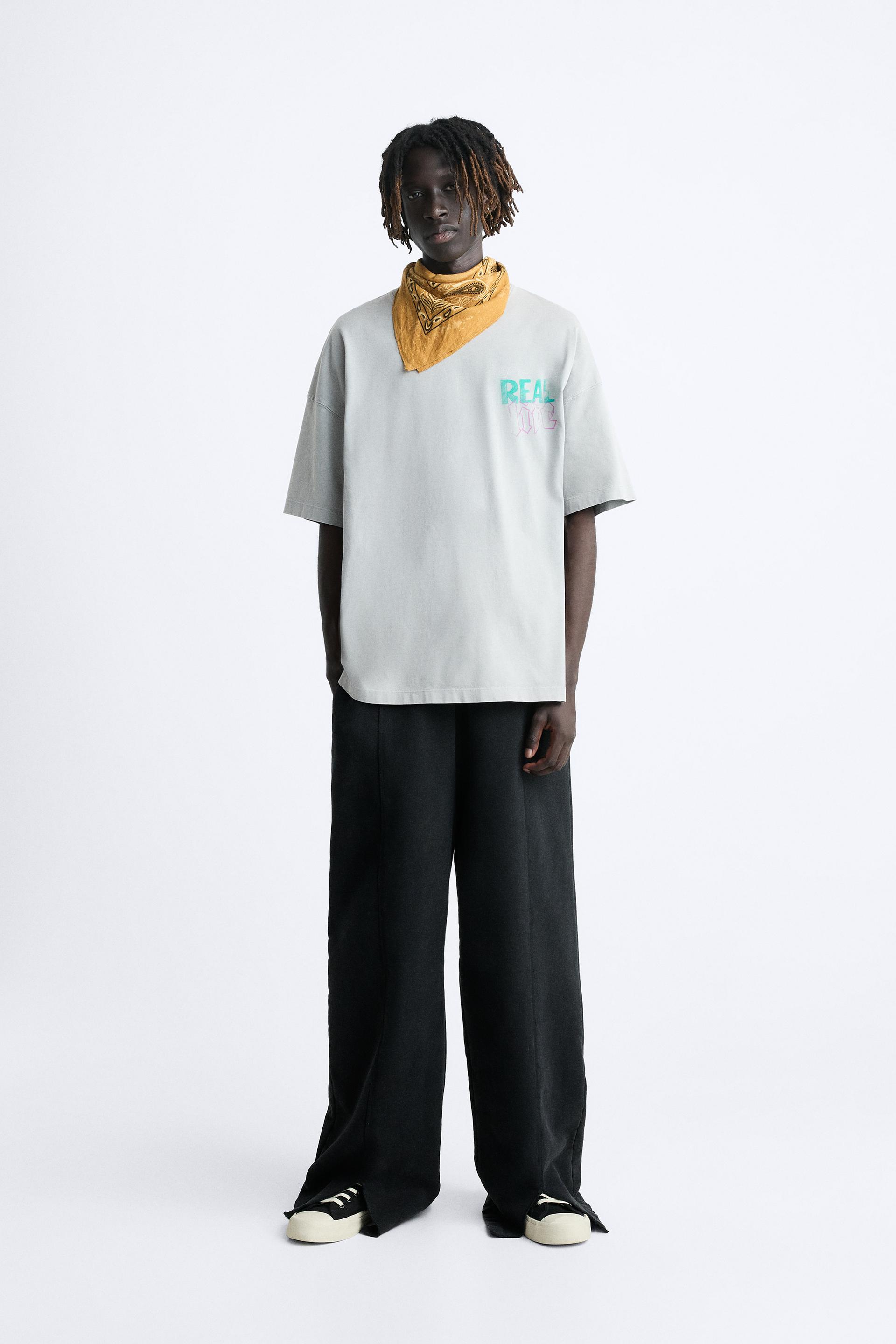 ФУТБОЛКА С КОНТРАСТНЫМ ПРИНТОМ
ФУТБОЛКА С КОНТРАСТНЫМ ПРИНТОМ