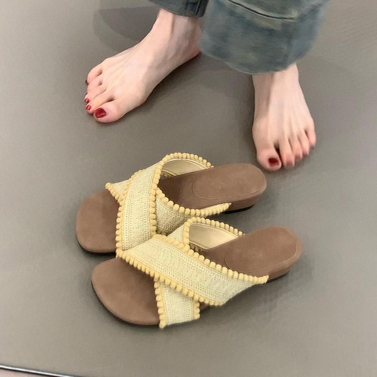Thick Bottom Cross Strap Round Head Open Toe Sandals One Foot Stirrup Retro Outer Wear Flat Slippers 40 жовтий
Thick Bottom Cross Strap Round Head Open Toe Sandals One Foot Stirrup Retro Outer Wear Flat Slippers 40 жовтий