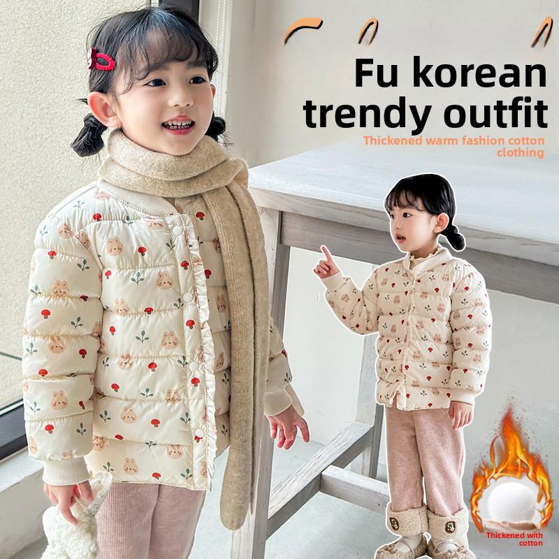korean Girls warm cotton-padded clothes winter baby girl thickened short cotton-padded jacket children s autumn cute cartoon print V-neck coats 140cm синій
korean Girls warm cotton-padded clothes winter baby girl thickened short cotton-padded jacket children s autumn cute cartoon print V-neck coats 140cm синій