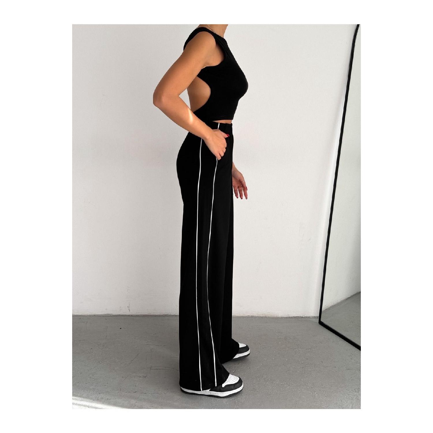 Women s Trend With Plenty Of Trotting Modal Fabric Tracksuit Six Double Pockets Wide Leg Sides With White Lane S вершковий
Women s Trend With Plenty Of Trotting Modal Fabric Tracksuit Six Double Pockets Wide Leg Sides With White Lane S вершковий